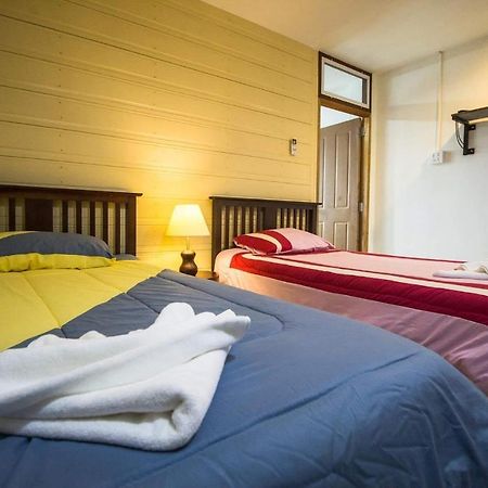 Savika Guesthouse Ранонг Екстер'єр фото