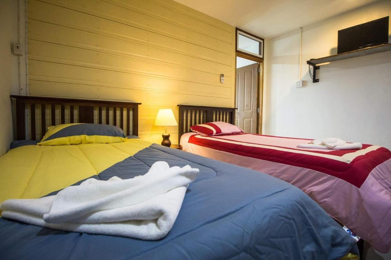 Savika Guesthouse Ранонг Екстер'єр фото