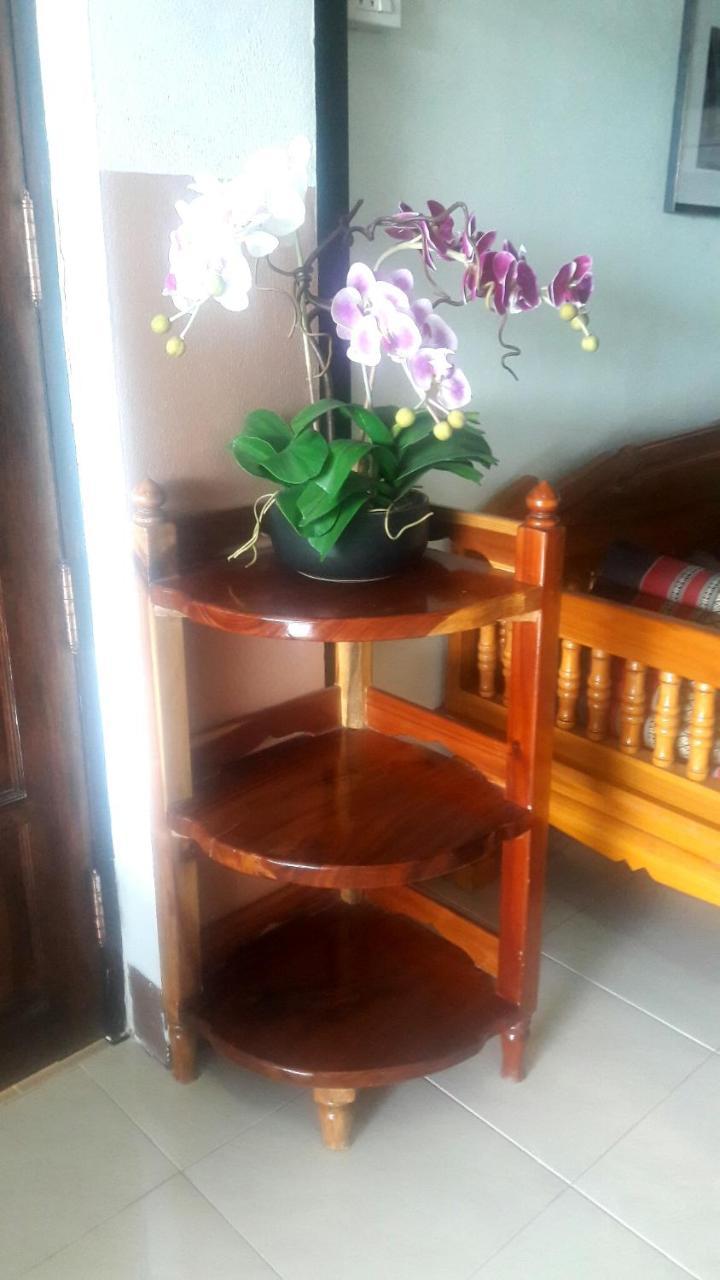 Savika Guesthouse Ранонг Екстер'єр фото