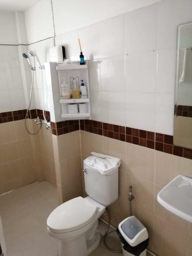 Savika Guesthouse Ранонг Екстер'єр фото