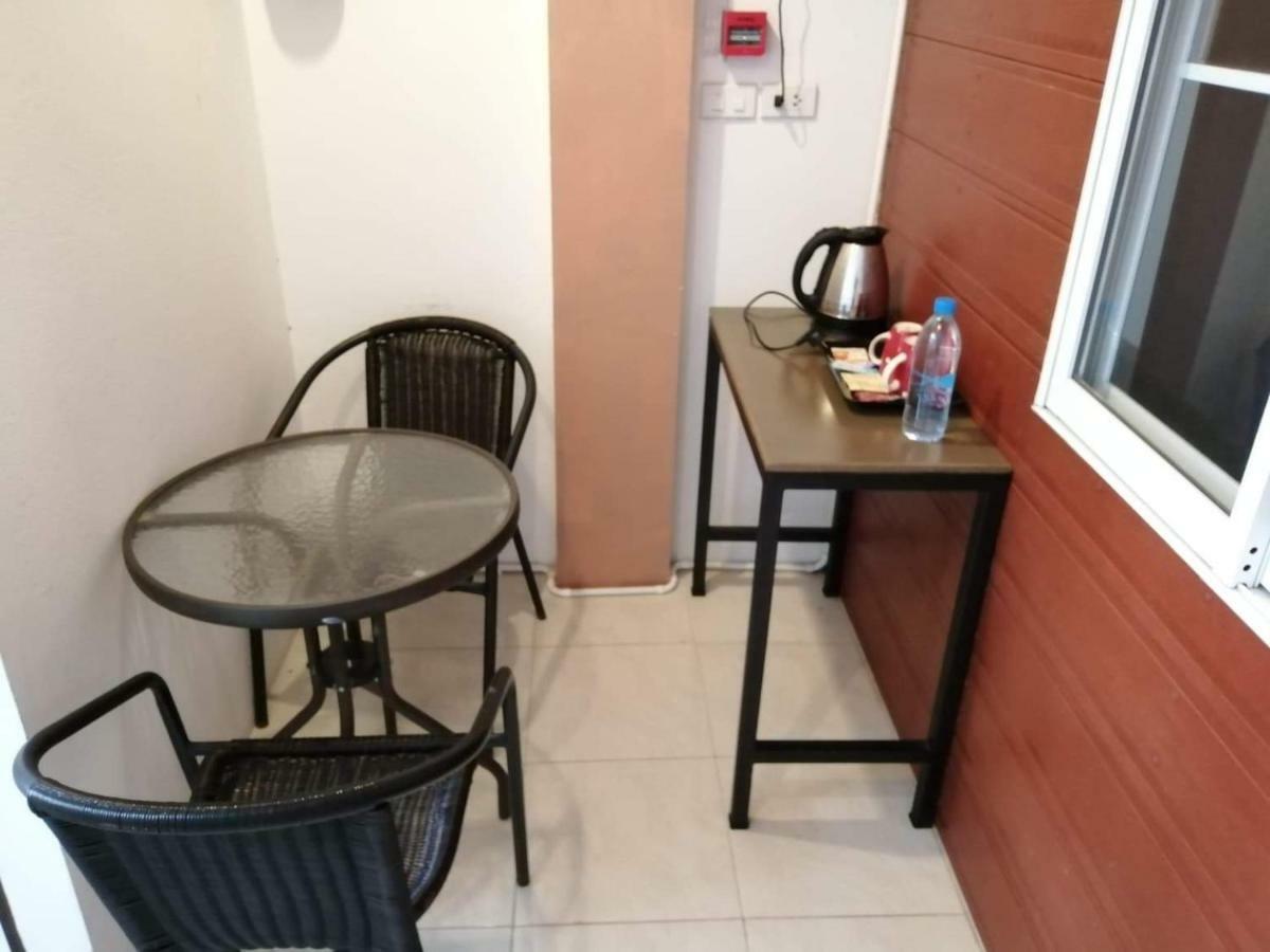 Savika Guesthouse Ранонг Екстер'єр фото