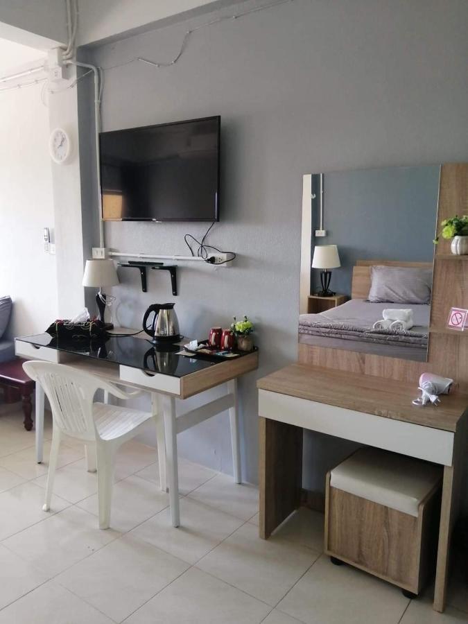 Savika Guesthouse Ранонг Екстер'єр фото